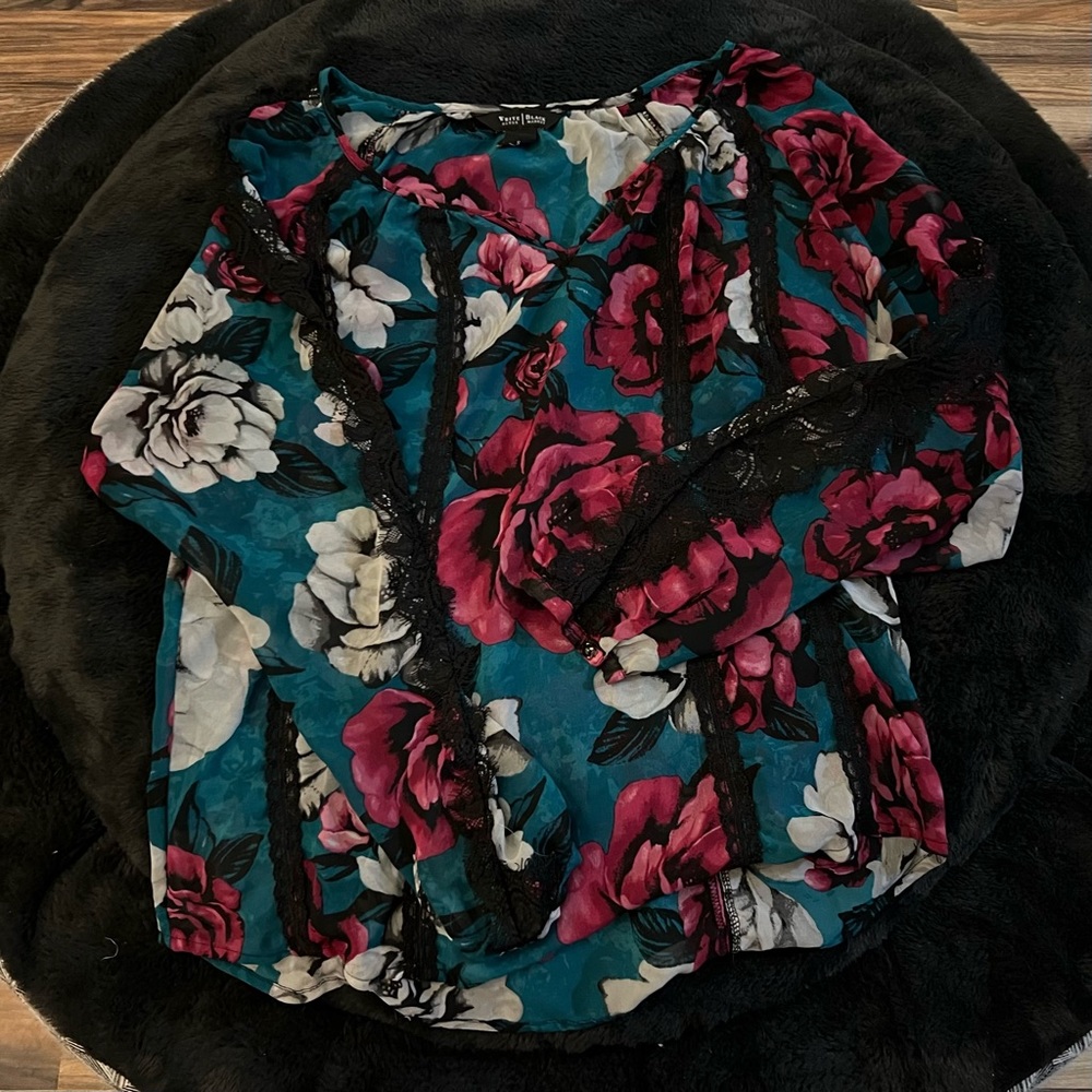 Floral and lace long sleeve